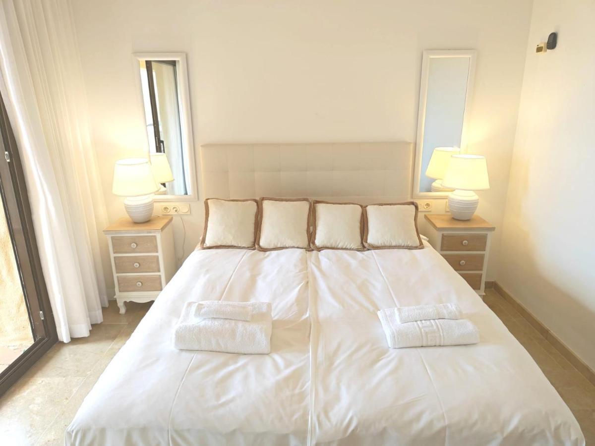 Apartament 15 First Line Penthouse With Wonderful Seaview Near Duquesa Golf Manilva Andalucia Zewnętrze zdjęcie